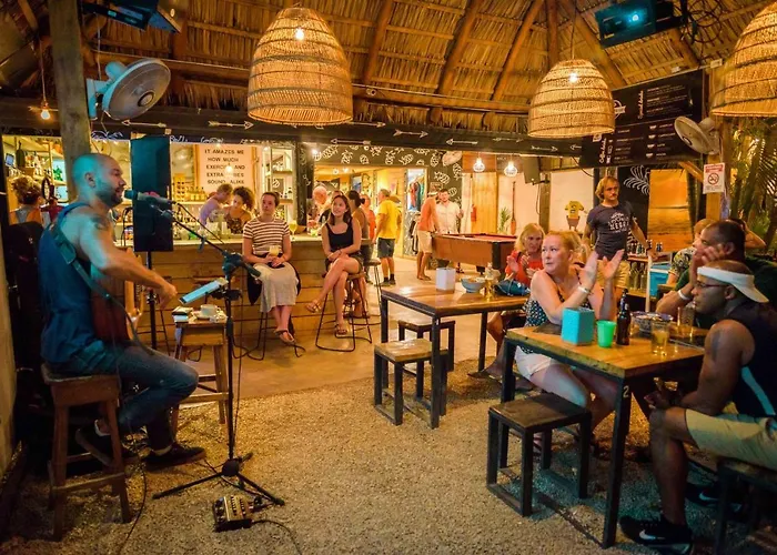 La Oveja Tamarindo Hostel & Surf Camp (Adults Only)